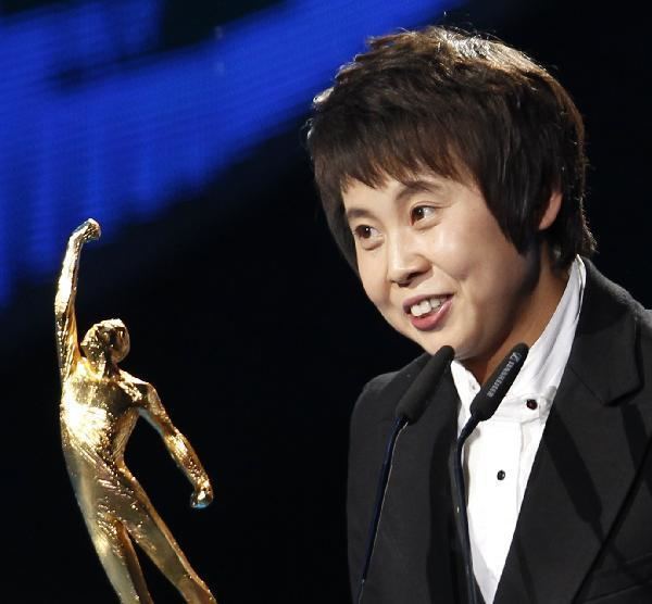 Wang Meng (speed skater) Lin Wang win China39s CCTV Sports Personality of the Year