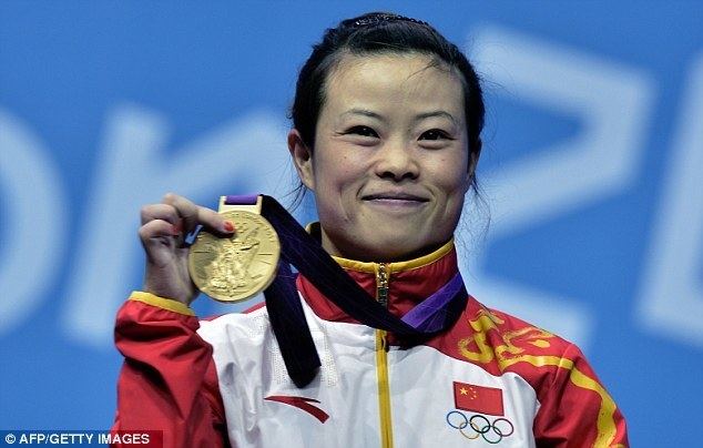 Wang Mingjuan London 2012 Olympics Wang Mingjuan wins weightlifting