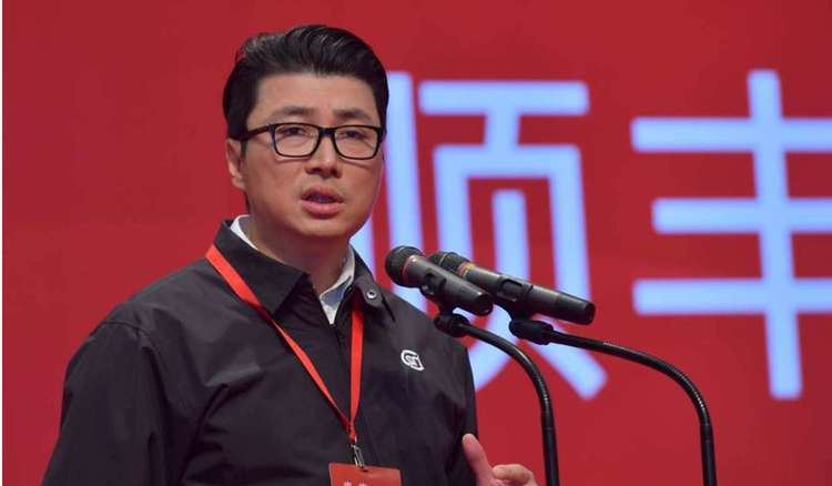 Wang Wei (businessman) SF Express chief Wang Wei unseats Hong Kong tycoon Li Kashing as