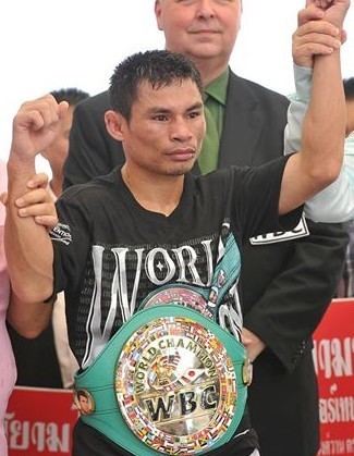 Wanheng Menayothin MENAYOTHIN EASILY DEFEATS GALERO RETAINS WBC