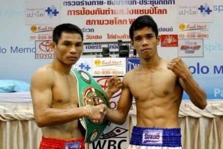 Wanheng Menayothin Wanheng Menayothin and Jerry Tomogdan make weight for