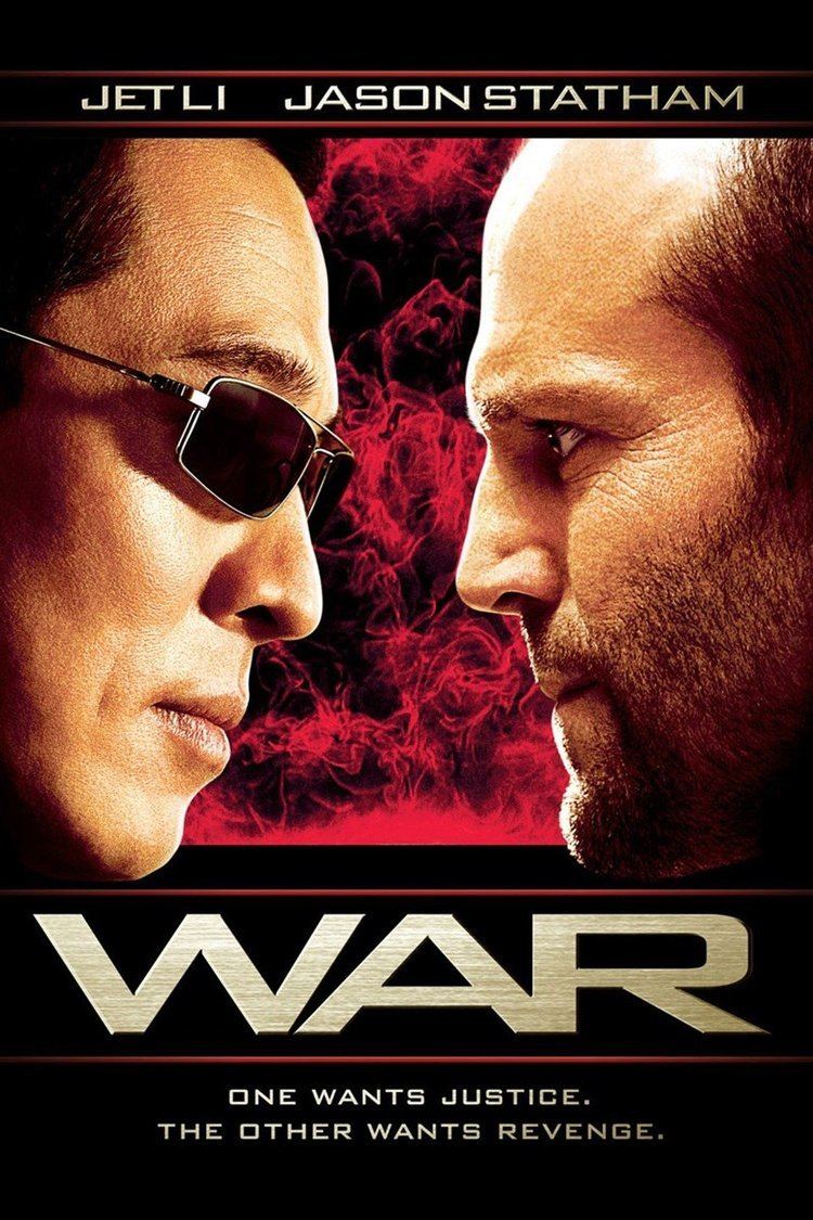 Jet Li and Jason Statham staring at each other in the movie poster of the 2007 American action thriller film, War