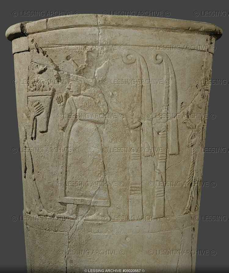 The top part of a Warka Vase illustrates the cultic duties of the Mesopotamian King.