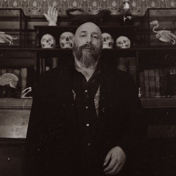 Warren Ellis Warren Ellis WARREN ELLIS is a graphic novelist and