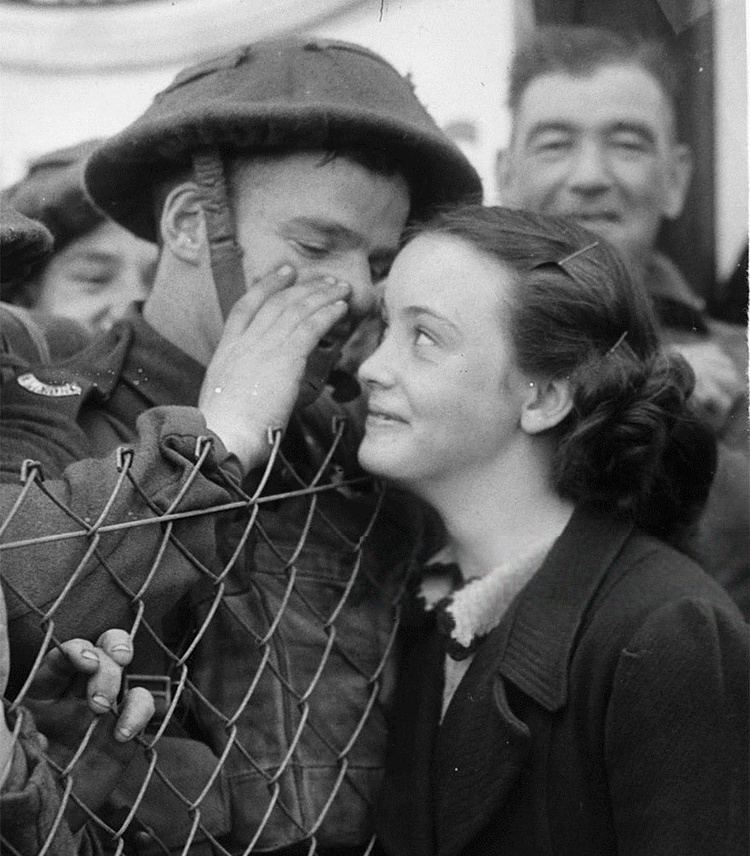 Wartime Romance The Intensity Of Wartime Romance In 20 Rare Historical Photos