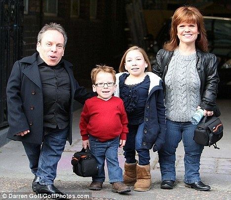 Warwick Davis Warwick Davis takes his children and wife on day out to television