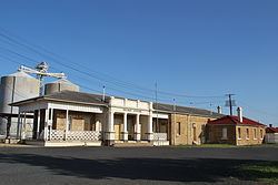 Warwick railway station, Queensland httpsuploadwikimediaorgwikipediacommonsthu