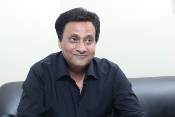 Waseem Abbas Celebrities Invision Hair Care Center