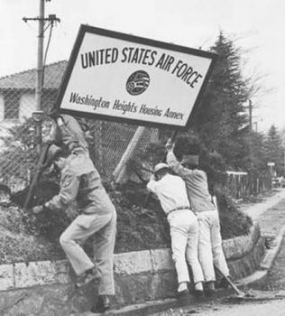 Washington Heights (Tokyo) Workmen remove a Washington Heights entrance sign Flickr