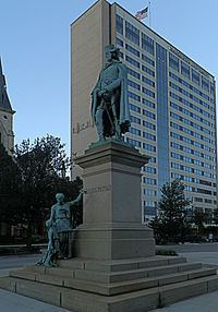 Washington Monument (Milwaukee) httpsuploadwikimediaorgwikipediacommonsthu