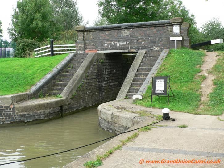 Watford Locks The Leicester Canal Norton Junction to Watford Staircase Locks in