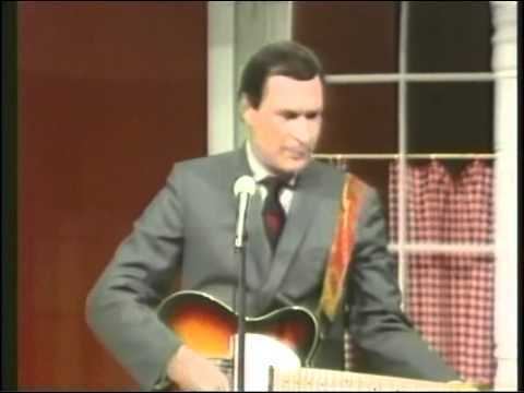 Wayne Kemp Wayne Kemp on the Porter Wagoner Show 1969 YouTube