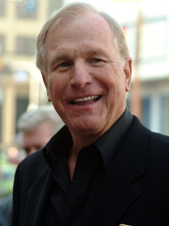 Wayne Rogers Wayne Rogers Biography Wayne Rogers39s Famous Quotes