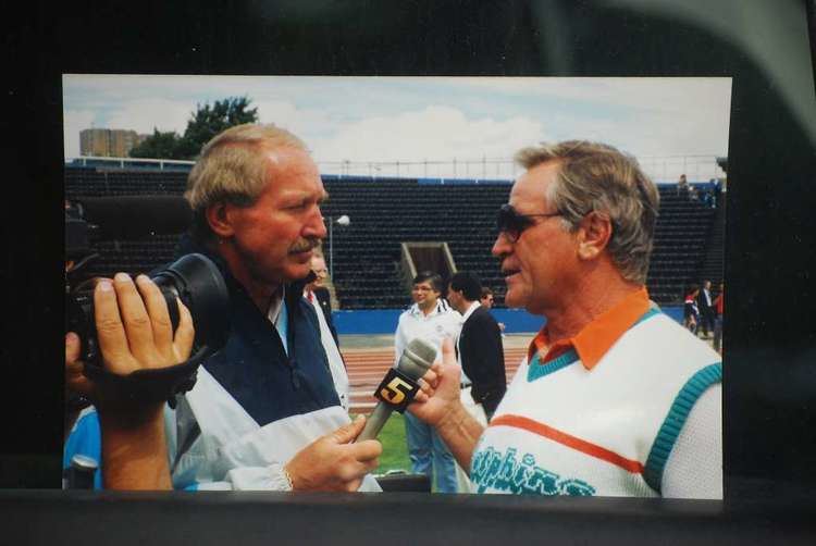 Wayne Walker (politician) Wayne Walker longtime Bay Area sports broadcaster dies at 80 SFGate