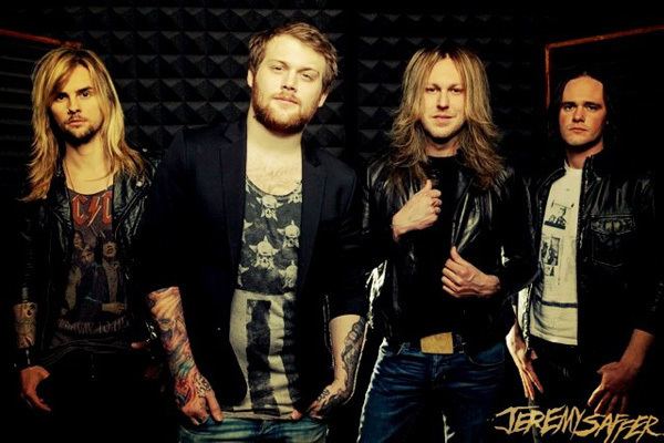 We Are Harlot We Are Harlot Danny Worsnops Other Band Stream First Track News