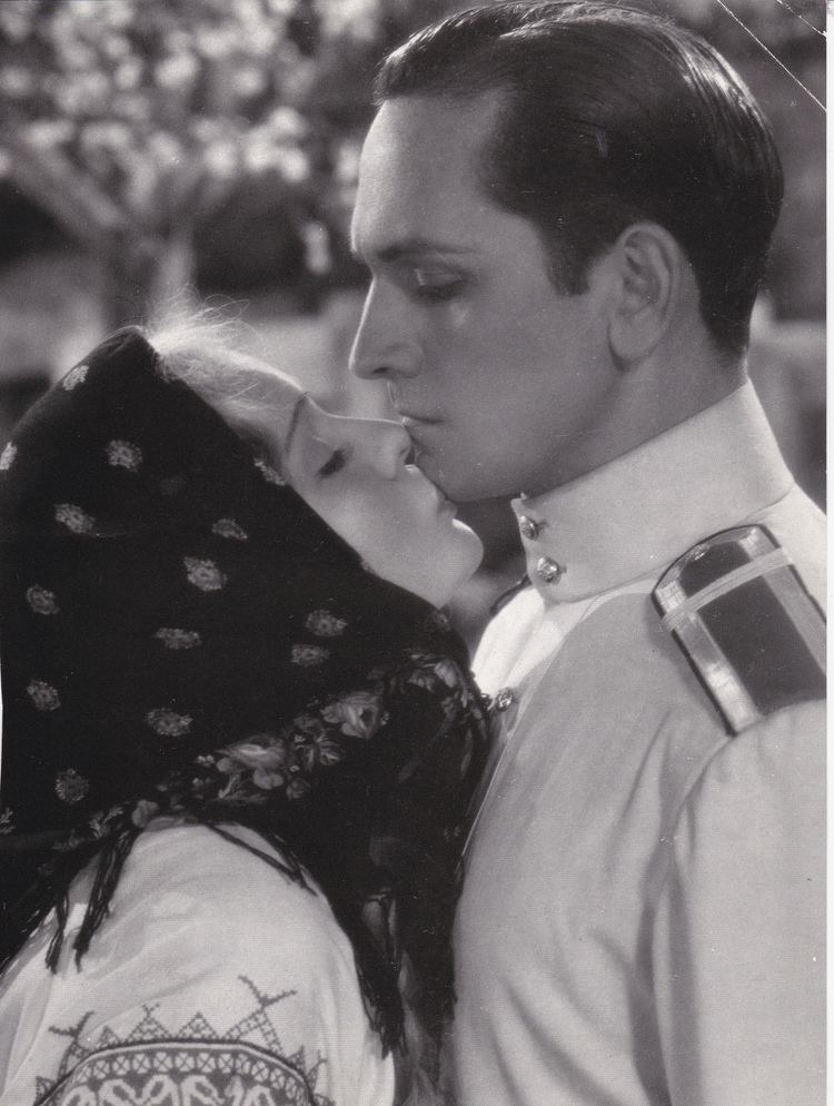 fredric march and anna sten in we live again 1934 Such a touching