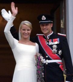 Wedding of Haakon, Crown Prince of Norway, and Mette-Marit Tjessem Høiby httpsuploadwikimediaorgwikipediaenthumb1