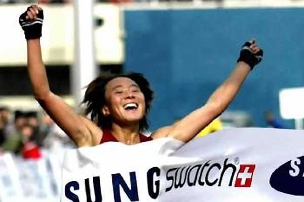 Wei Yanan Wei Yanan sets Chinese womens Marathon record 22023 in Beijing