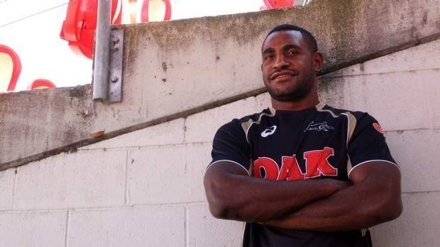 Wellington Albert Penrith sign giant PNG youngster with size 15 feet