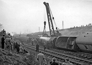 Welwyn Garden City rail crashes httpsuploadwikimediaorgwikipediacommonsthu