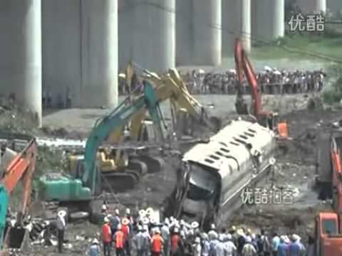 Wenzhou train collision Wenzhou High Speed Train Crash Aftermath More Bodies Discovered