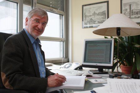 Werner Abelshauser Prof Dr Werner Abelshauser lehrt beim Studium Generale ZIG
