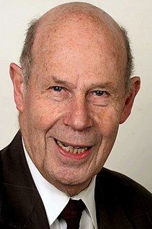 Werner Tochtermann httpsuploadwikimediaorgwikipediacommonsthu