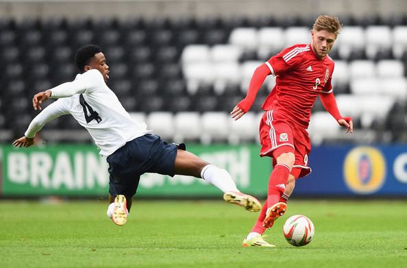 Wes Burns Nat Chalobah and Wes Burns Photos Wales U21 v England