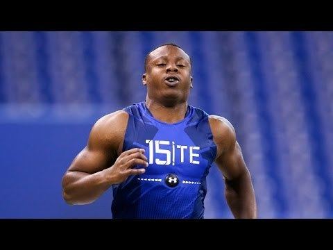 Wes Saxton Wes Saxton shows his speed in the 40yard dash YouTube