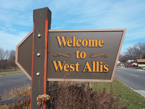 West Allis, Wisconsin httpsc2staticflickrcom6500852432065544ae5