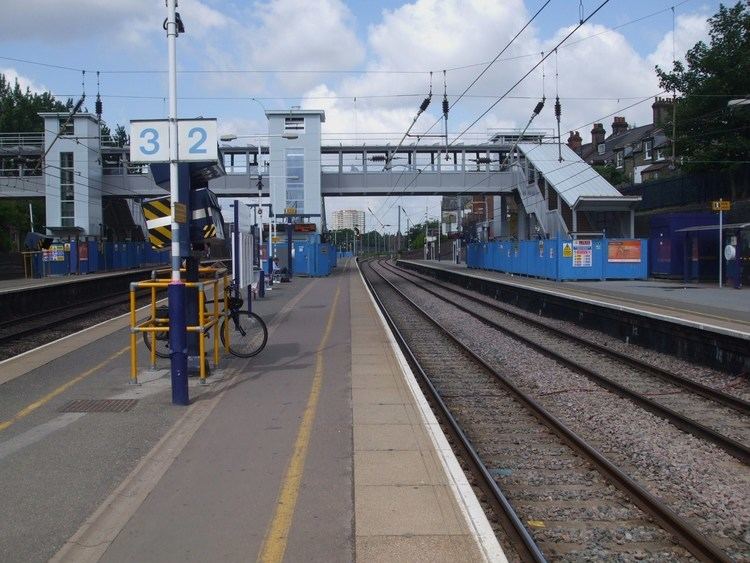 West Hampstead Thameslink railway station FileWest Hampstead Thameslink stn slow look north June 09JPG