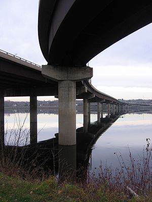 Westmorland Street Bridge httpsuploadwikimediaorgwikipediacommonsthu