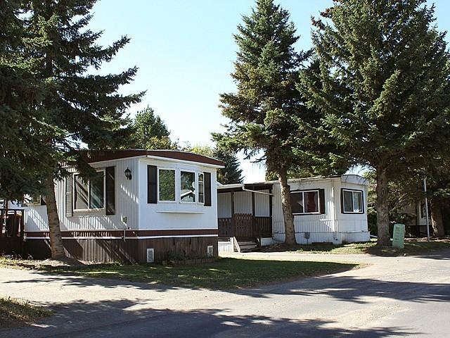 Westview Village, Edmonton cdnyegishomecacommunities2013102861fc73d351
