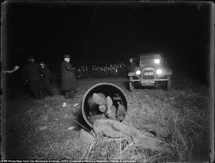 White and Black: Crimes of Color movie scenes Murder most foul A detective took this crime scene photo in 1918 after children found the body of Gaspare Candella stuffed in a drum and dumped in a field 