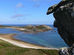White Island, Isles of Scilly httpsuploadwikimediaorgwikipediacommonsthu