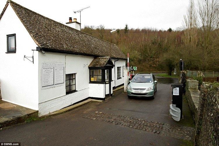 Whitney-on-Wye toll bridge idailymailcoukipix20150729182AEFC21C0000