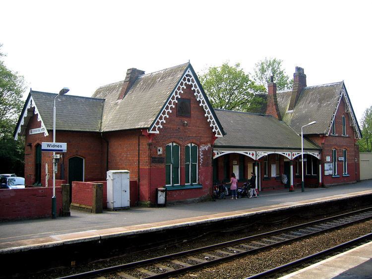Widnes railway station