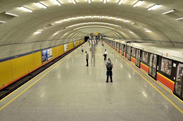 Wierzbno metro station