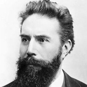 Wilhelm Röntgen Wilhelm Rontgen Bio Facts Family Famous Birthdays