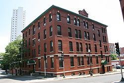 Willard Richmond Apartment Block httpsuploadwikimediaorgwikipediacommonsthu