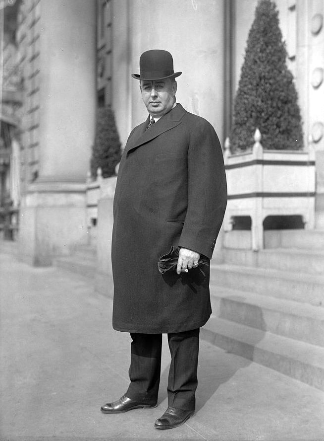 William Hale Thompson FileWilliam Hale Thompson circa 1917jpg Wikimedia Commons