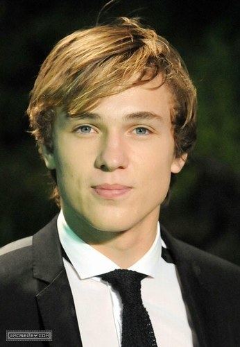 William Mosley William Moseley Photo posted by clarissadenis