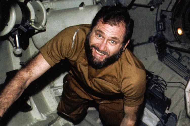 William R. Pogue Skylab astronaut William Pogue dies at 84 collectSPACE