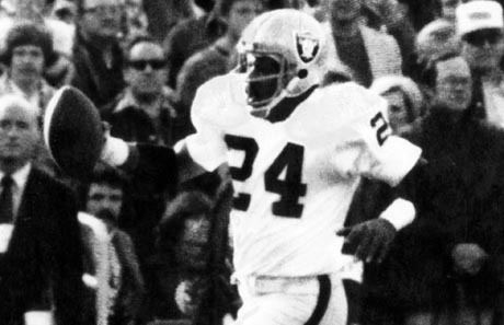 Willie Brown (American football) Oakland Raiders Raiders in the Hall of Fame Willie Brown