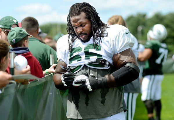 Willie Colon (American football) Jets39 Willie Colon Attends to His South Bronx Roots The