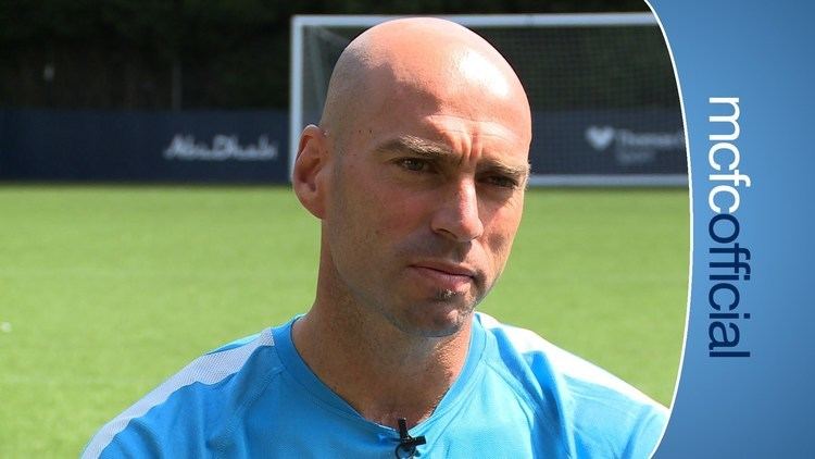 Willy Caballero EXCLUSIVE WILLY CABALLERO SIGNS FOR MANCHESTER CITY YouTube