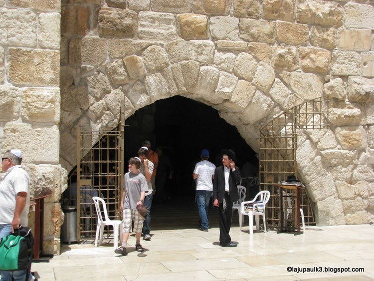 Wilson's Arch (Jerusalem) THROUGH THE LAND OF ISRAEL III Wilson39s Arch inside the Western Wall