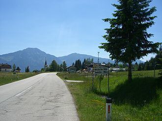 Windische Höhe Pass httpsuploadwikimediaorgwikipediacommonsthu