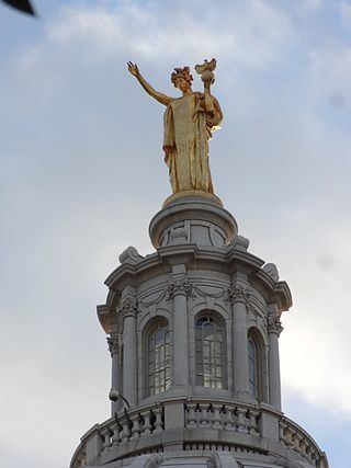 Wisconsin (statue) httpsuploadwikimediaorgwikipediacommonsthu