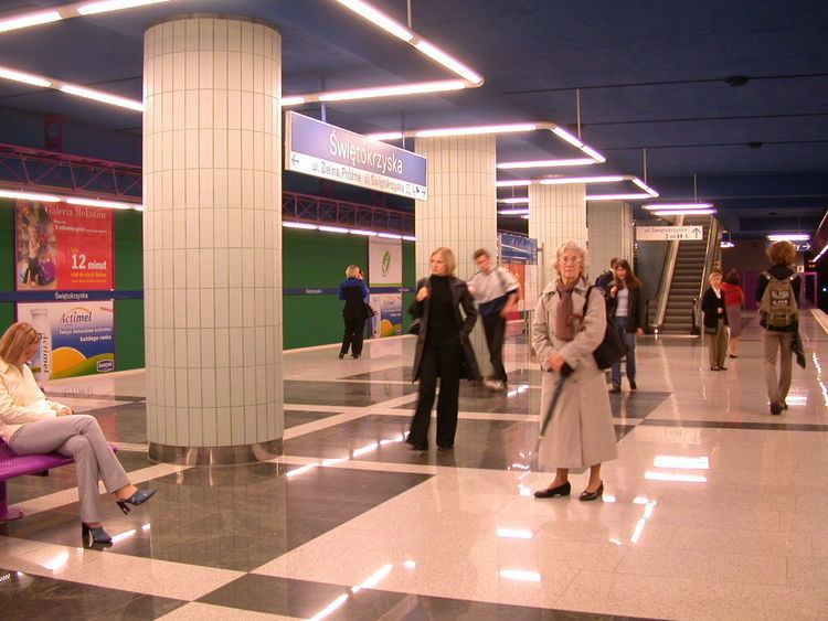 Świętokrzyska metro station